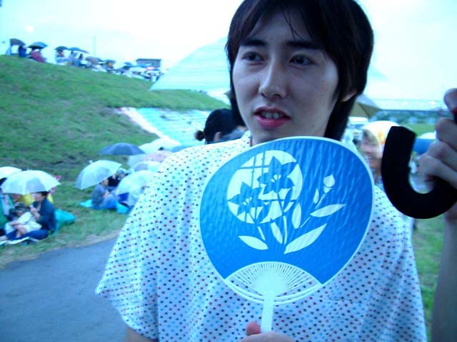 SUSUEYE2003_006_b