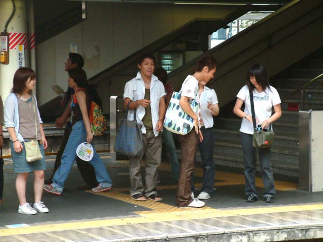 SUSUEYE2003_045_b