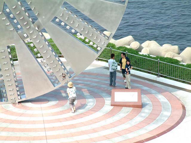 SUSUEYE2003_099_b